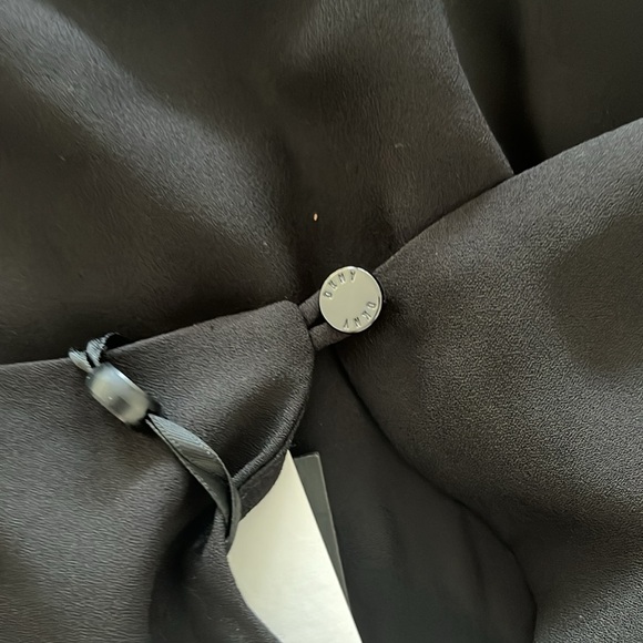 New DKNY short sleeve black chiffon blouse - Picture 3 of 3